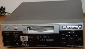 Minidisc deck SHARP MD-R1MKII, mnoho vstupů a výstupů - 2