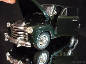 Chevrolet 3100 Pick Up 1953 MIRA 1/18 - 2