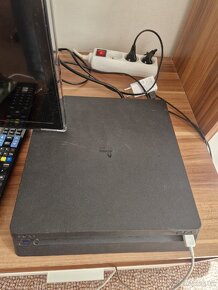 Prodám Ps4 Slim 1Tb - 2