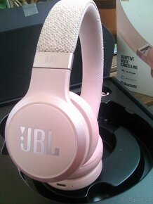 Bezdrátová sluchátka JBL LIVE 460 NC nová + voucher - 2