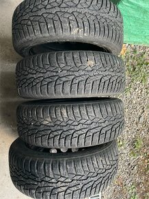 195/55 r16 zimni Nokian - 2