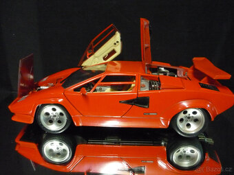 Lamborghini Countach červený Bburago 1/18 - 2