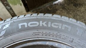 Zimní pneu Nokian 215/55 r16 na discích vzorek 6,5mm - 2