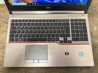 09) Fujitsu H760 - i7-6820HQ/16GB RAM/ 512GB SSD/Quadro M100 - 2