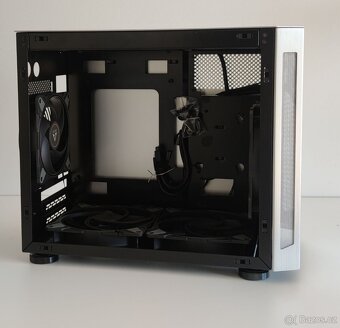 Skříň LIAN LI TU150 Aluminium Tempered Glass ITX case Silver - 2