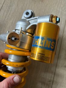 Centralni tlumic Ohlins na Yamaha oko-oko roztec 300mm - 2