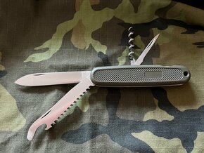 Victorinox Safari Trooper - 2