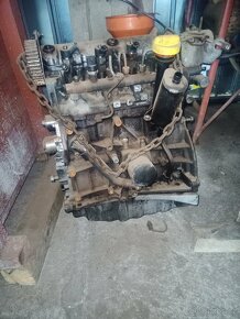 Motor 1,9  74kw z Vivara - 2