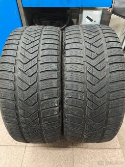 Pneumatiky Pirelli zimní 235/35R19 - 2