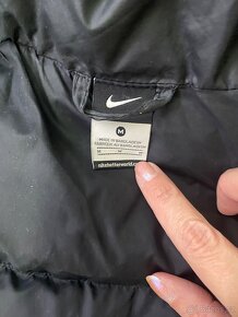 Dámský zimní péřový kabát Nike vel. M - 2