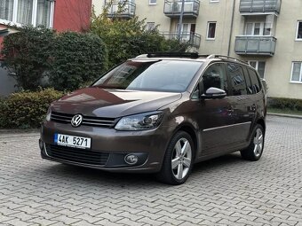 Volkswagen Touran 1.6 TDi Highline DSG Bi-Xenony Panorama - 2