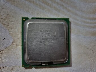 Staré CPU socket 775 pro sběratele. Všechny za 250kč. - 2