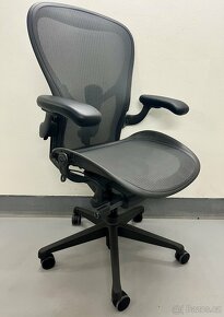 Kancelářská židle Herman Miller Aeron - 2