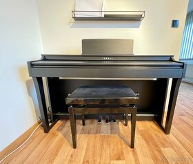 Digitální piano Yamaha CLP625-B + příslušenství - 2