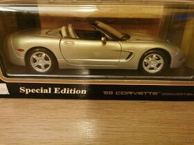 Chevrolet Corvette  Maisto 1:18 - 2