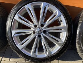 VERONA orig.VW Passat 8B  5x112  8j x19 ET44 235 40 R19 letn - 2