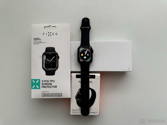 Apple Watch 9 GPS 45mm / TOPSTAV / + 2 dárky + Záruka 09/26 - 2