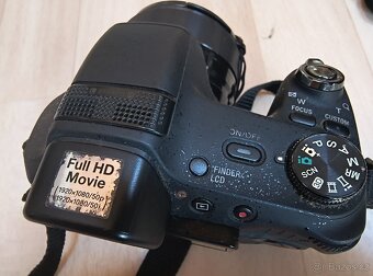 Sony DSC-HX100V - 2