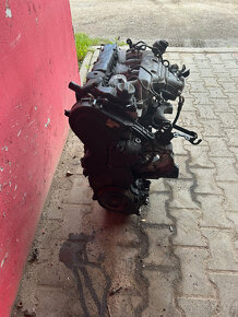 Motor C8 2,2 HDI 94KW 4HW Peugeot 807 Citroen C8 - 2