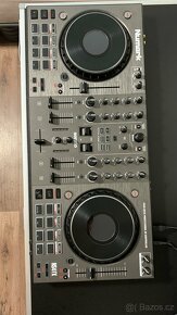 Numark NS4FX - 2