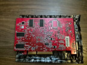 ATI Radeon 9600 R96PRO/XT rev 1.3A (AGP, Retro) - 2