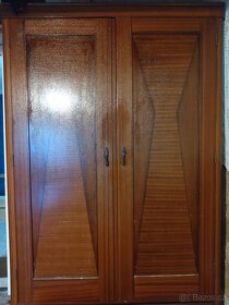 Staré dřevěné skrine - 2
