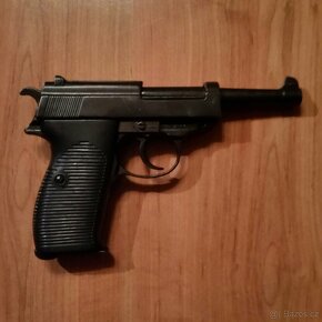 Německá pistole Walther P38 - pěkná replika DENIX - 2