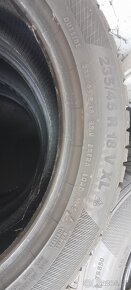 Zimni pneumatiky Continental 235/45R18VXL - 2