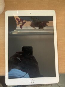 iPad 6th generace - 128gb - rose gold - 2