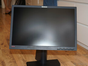 1920x1200 16:10 22'' monitor Lenovo ThinkVision L220xwC - 2