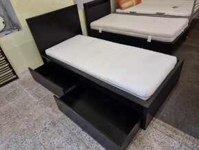 Pěkné vysoké jednolůžko Ikea Malm se šuplíky 90x200 cm - 2