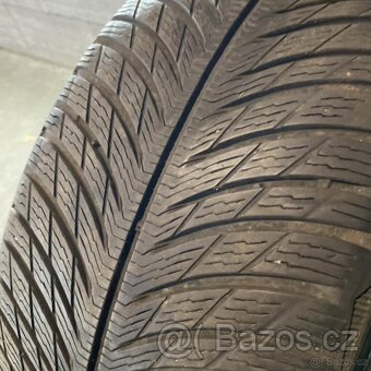 Zimní pneu 245/40 R19 98V Michelin 5,5mm - 2