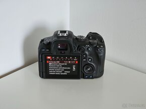 Canon R6 < 1000 snímků - 2