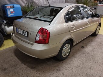 Hyundai Accent - 2