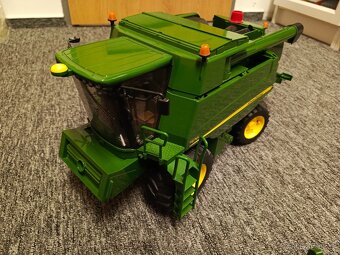 Prodám Bruder Kombajn John Deere T670i - 2