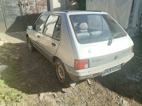 Peugeot 205D - 2