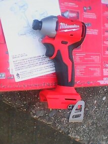 Milwaukee M18 BLIDRC Rázový utahovák 1/4 hex 190Nm - 2