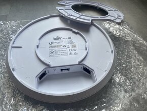 Ubiquiti UniFi UAP-AC-PRO - 2