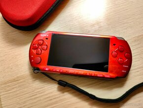 PlayStation Portable 3003 red - 2