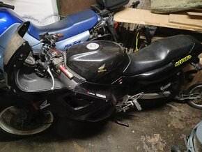 Honda CBR 600f - 2