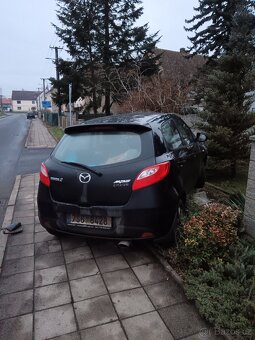 Mazda 2 - bouraná - 2