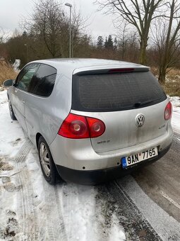 Prodám nebo vyměním VW  Golf 5 1.6 FSI 85 KW. 6 kvalt - 2