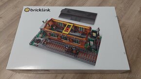 Lego Bricklink 910033 Old Train Engine Shed - 2