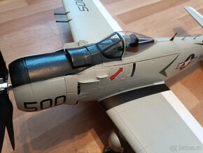 RC letadlo A1 Skyraider (PNF) - 2