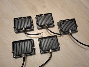 5 ks LED reflektorů 10W, 4000K, 230V - 2