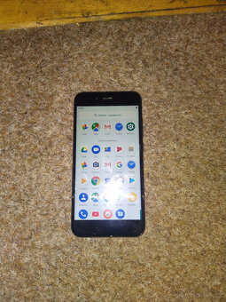 Prodám telefon Xiaomi Mi A1 64GB (MDG2) - 2