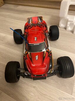 Traxxas Rustler - 2