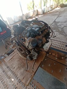 prodám motor mercedes benz m113.966 E500 225kW 306 kon - 2