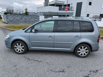 VW TOURAN 2.0 TDI 103kw DSG, r.v. 2008, NOVÁ STK, HIGHLINE - 2