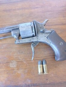 Starý revolver - 2